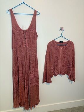 Vintage Boho Lace-Up Maxi Dress & Cropped Button Cardigan in Dusty Rose